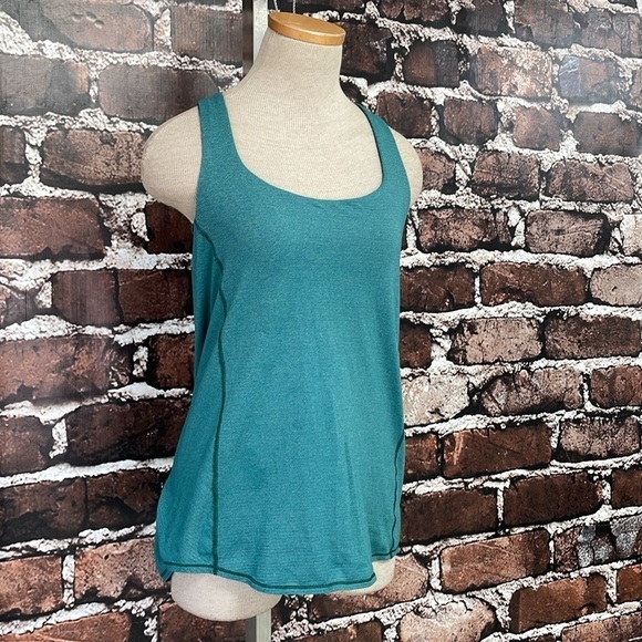 Lululemon Tank Top Women's 8 Green Sleeveless Athletic Built-in Bra - Picture 7 of 13